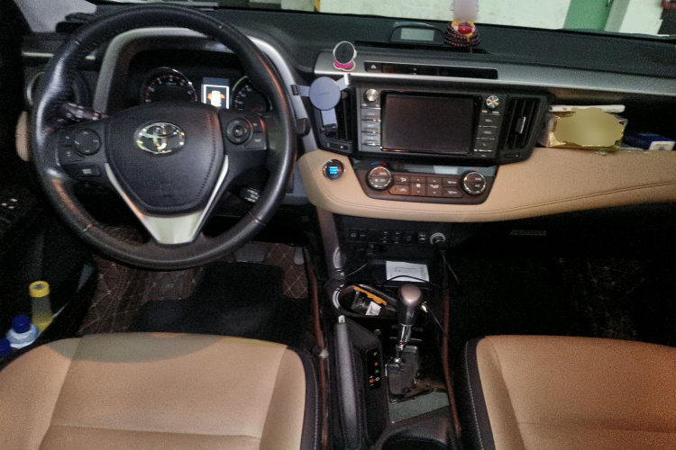 Toyota RAV4 2016 car image #11