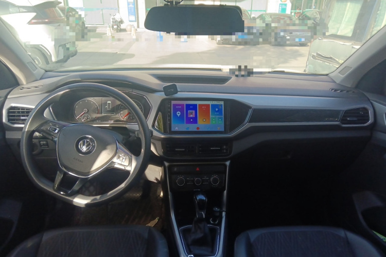 Volkswagen T-Cross 2019 #11 Volkswagen T-Cross 2019 car image #11