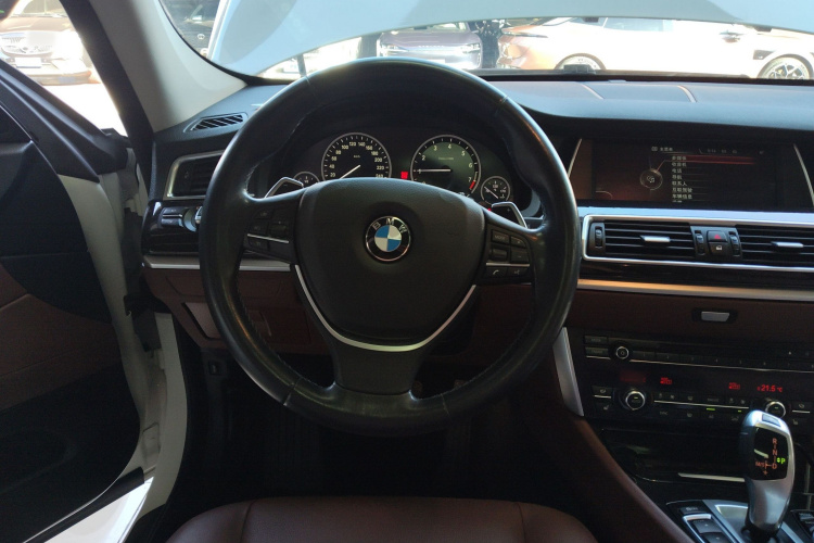 BMW 5 Series GT 2016 #11 BMW 5 Series GT 2016 immagine di auto #11