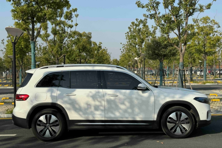 Mercedes-Benz EQB Class 2024 #11 Mercedes-Benz EQB Class 2024 car image #11