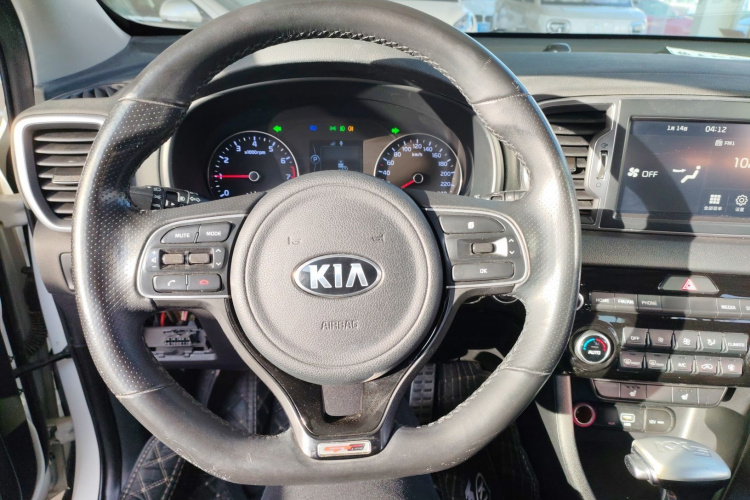 Kia KX5 2017 car image #11