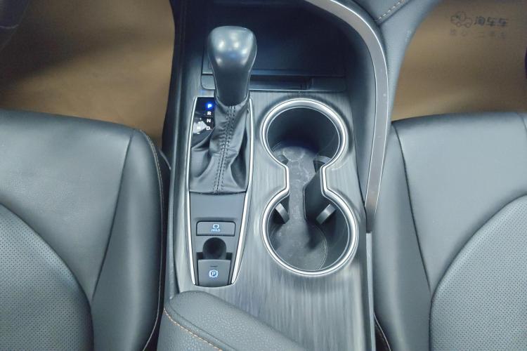 Toyota Camry 2022 image de voiture #11