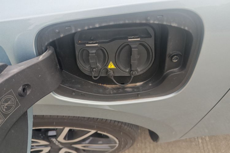 Roewe D6 2025 car image #11