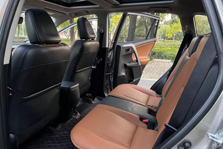 RAV4 2017 immagine di auto #11