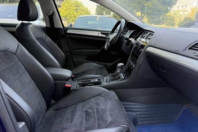 Volkswagen Golf Pure Electric 2020 #11 Volkswagen Golf Pure Electric 2020 car image #11