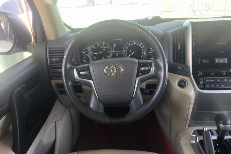 Toyota 2020 صورة سيارة #11