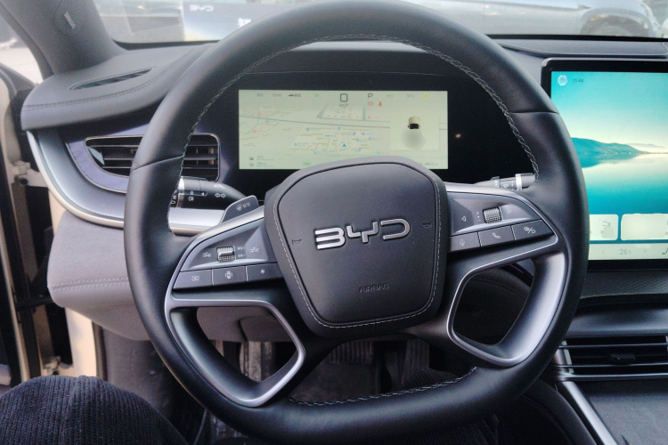 BYD Seal 07 DM-i 2025 imagem de carro #11