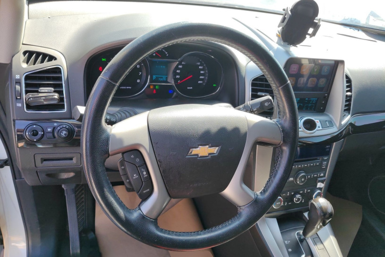 Chevrolet Captiva 2017 #11 Chevrolet Captiva 2017 car image #11