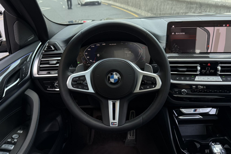 BMW X4 M40i 2022 #11 BMW X4 M40i 2022 car image #11