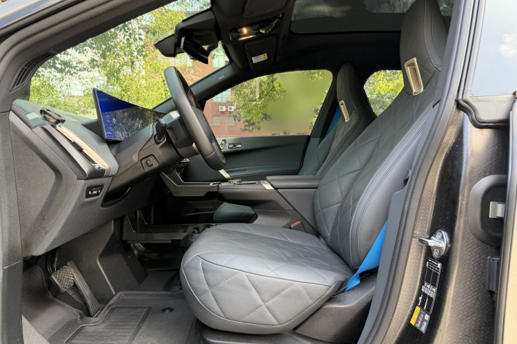 BMW iX M60 2022 #11 BMW iX M60 2022 car image #11