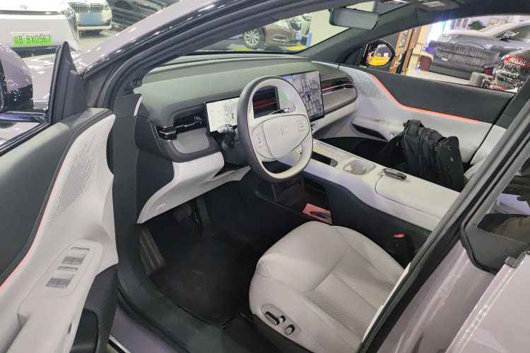 Xpeng G6 2025 صورة سيارة #11