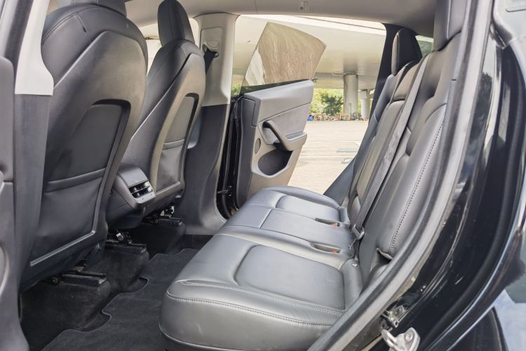 Tesla Model Y 2021 #11 Tesla Model Y 2021 car image #11