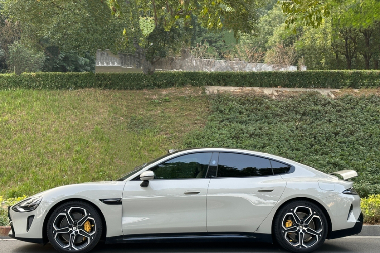MI SU7 2025 car image #11