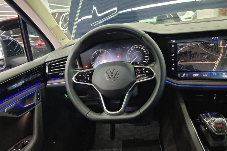 Volkswagen Touareg 2022 car image #11