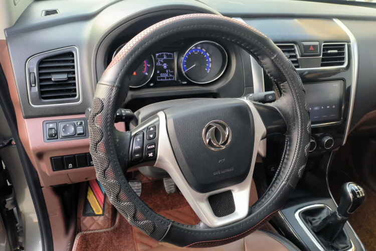 Forthing SX6 2018 car image #11