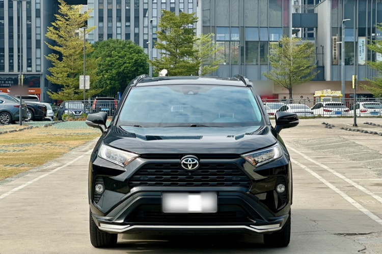 Toyota RAV4 2022 image de voiture #11