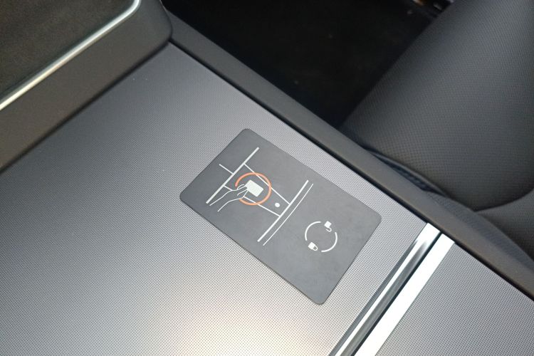 特斯拉 Model Y L 2025 汽车图片 #11