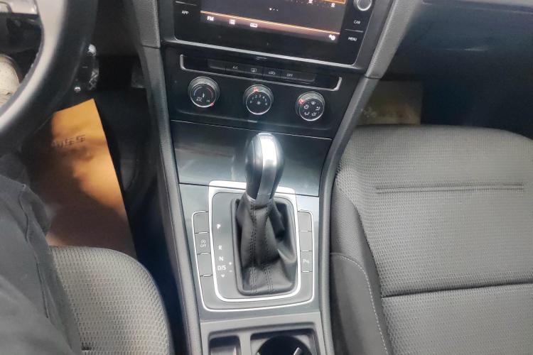 Volkswagen Golf (Imported) 2019 immagine di auto #11