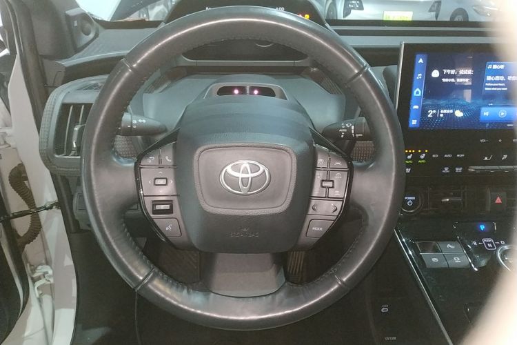 Toyota bZ4X 2022 immagine di auto #11