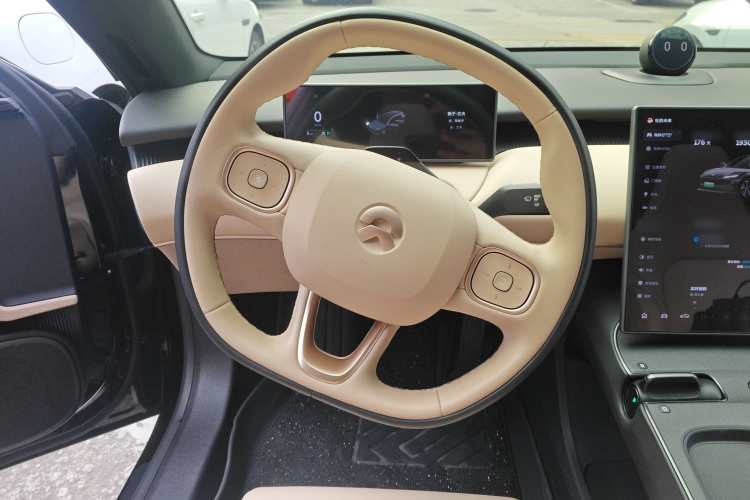 NIO ET5 2025 car image #11