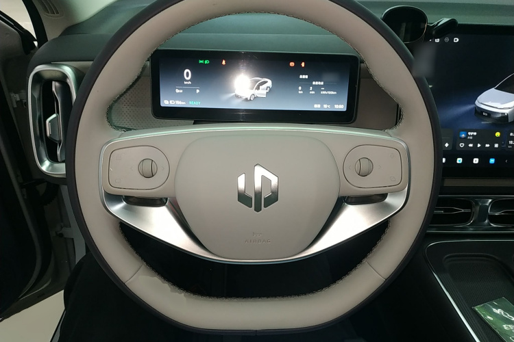 零跑汽车 零跑B01 2025 汽车图片 #11