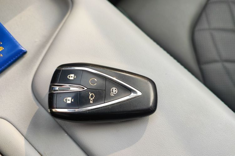 Changan UNI-Z PHEV 2024 car image #11