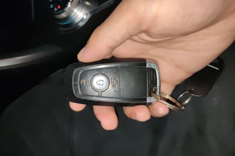 Ford Mondeo 2017 car image #11