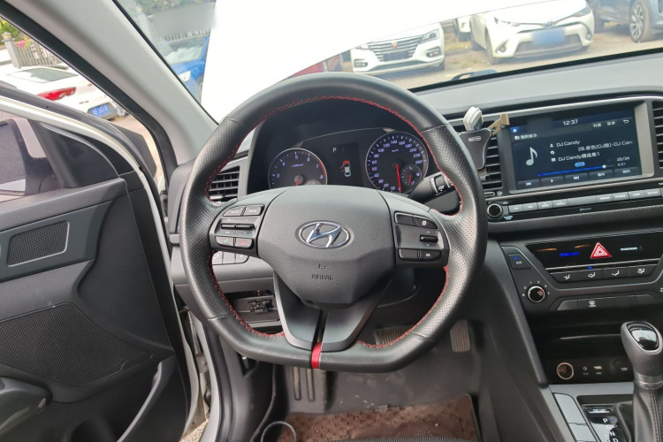 Hyundai Elantra AD 2019 car image #11