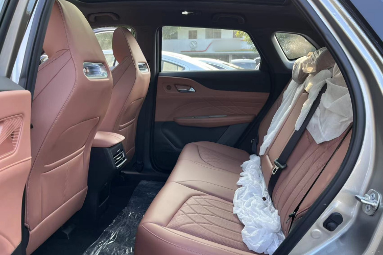 Changan UNI-Z PHEV 2025 car image #11