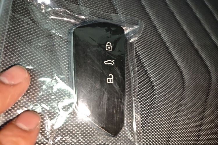 Volkswagen ID.3 2024 car image #11