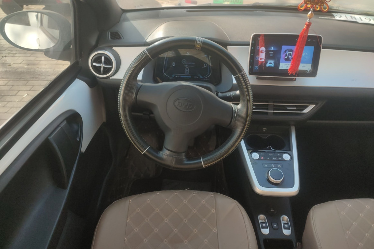 BYD e1 2019 car image #11