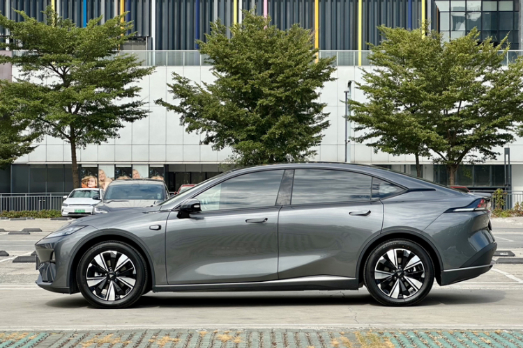 Deepal L07 2025 car image #11