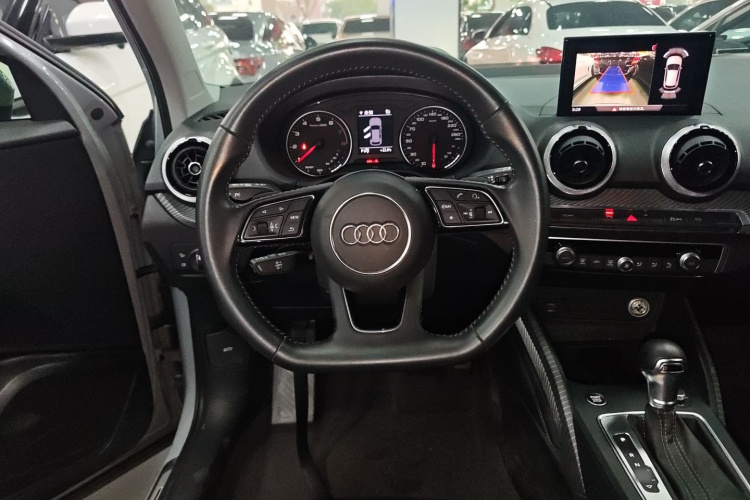 Q2L 2022 image de voiture #11