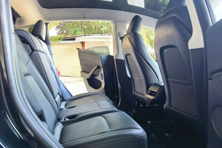 Tesla Model Y 2022 #11 Tesla Model Y 2022 car image #11