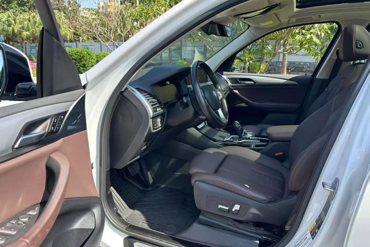 BMW iX3 2021 car image #11