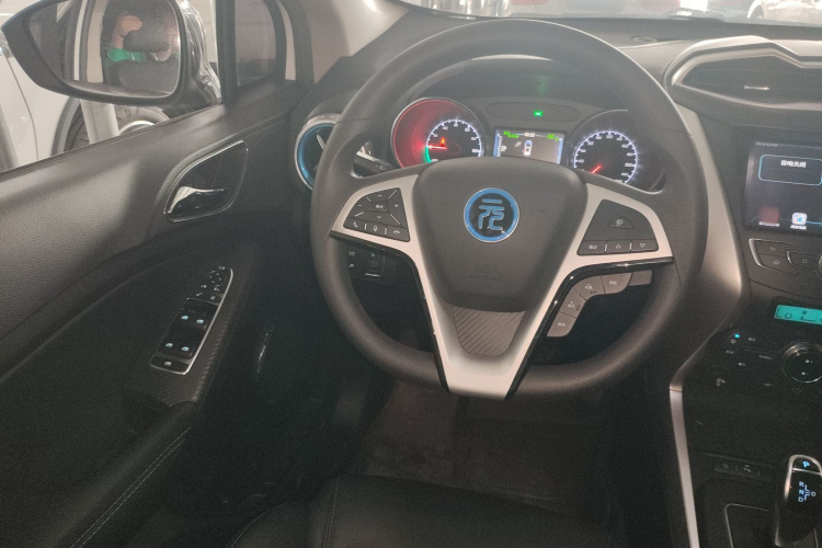 BYD Yuan New Energy 2018 car image #11