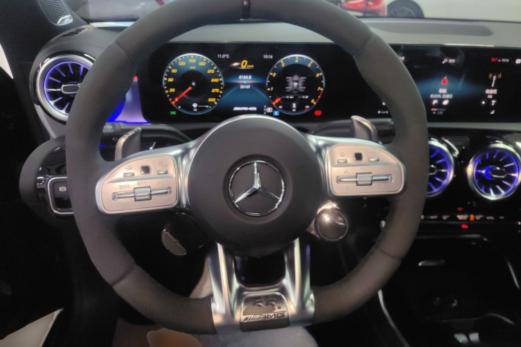 Mercedes-Benz CLA AMG 2023 imagem de carro #11