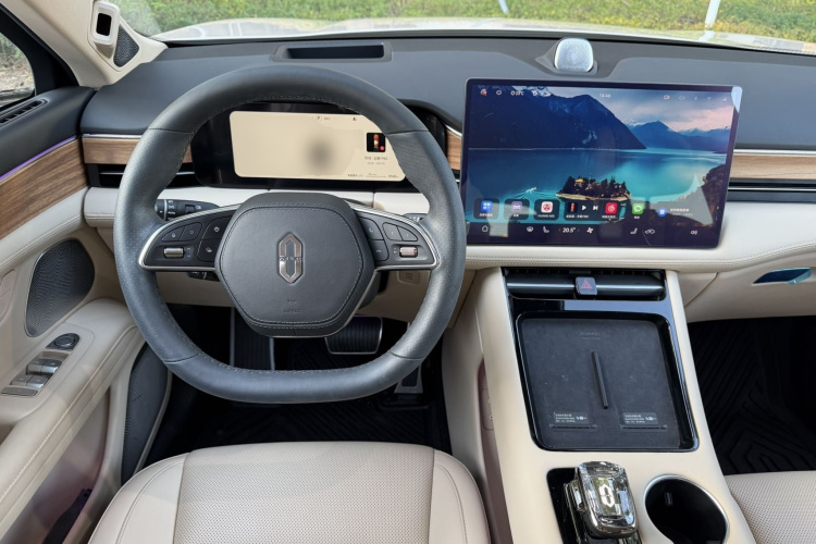 2024 car image #11