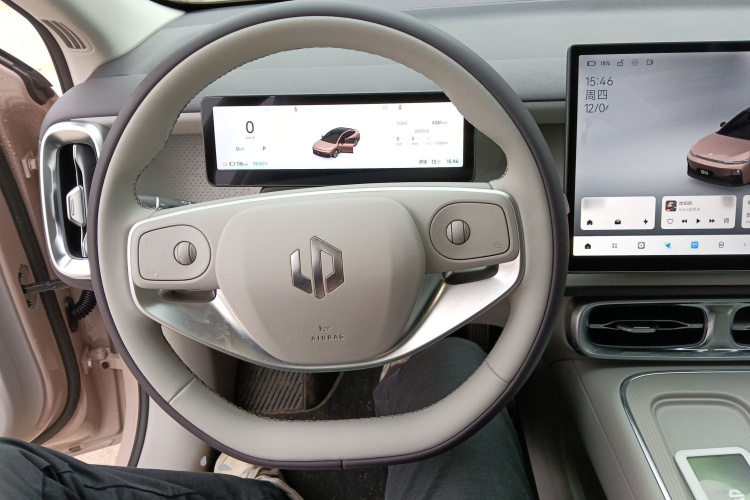 零跑汽车 零跑B01 2025 汽车图片 #11