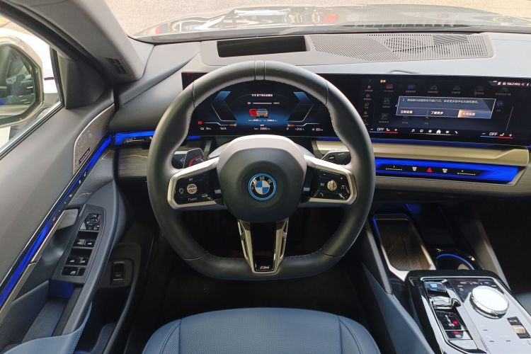 BMW i5 2024 image de voiture #11