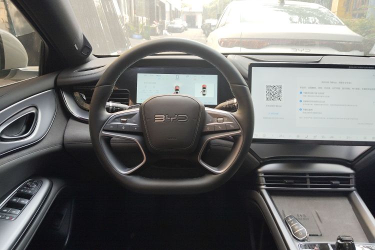 BYD Seal 07 DM-i 2025 car image #11