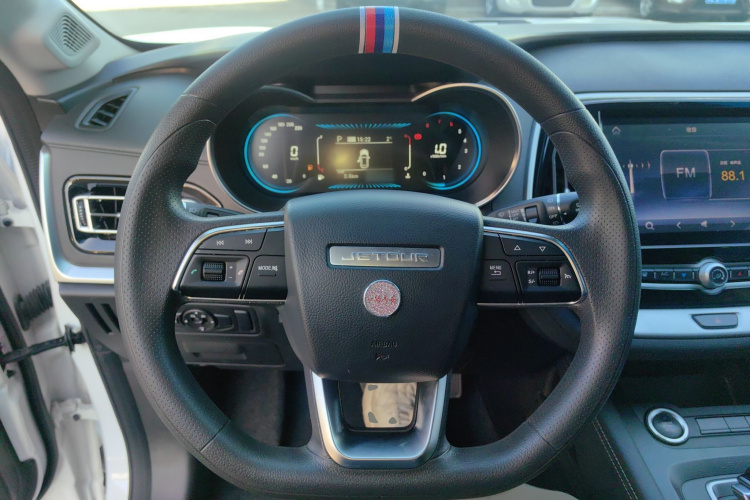 X70M 2022 car image #11