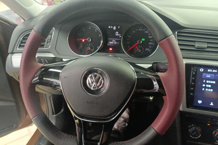 Volkswagen Lamando 2016 immagine di auto #11