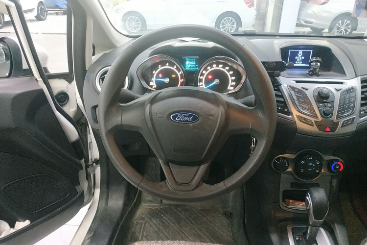 Ford Fiesta 2016 car image #11