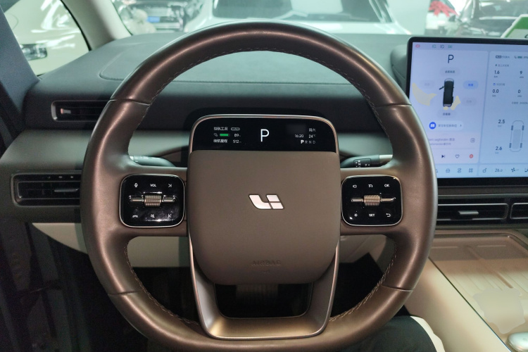 理想汽车 理想MEGA 2024 汽车图片 #11