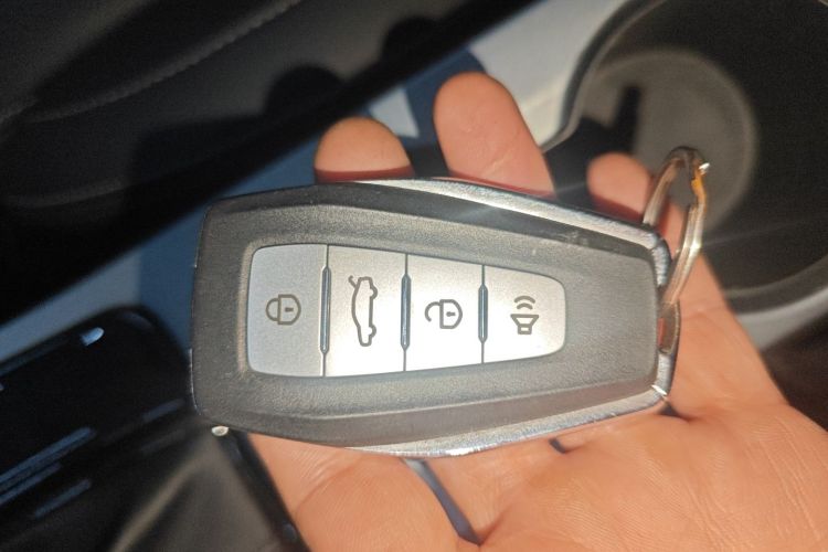 GEELY Emgrand 2022 car image #11