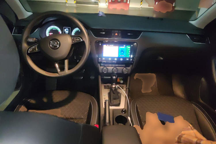 Skoda Octavia 2019 car image #11