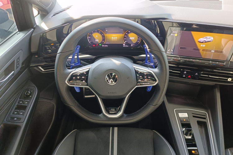 Volkswagen Golf 2021 car image #11