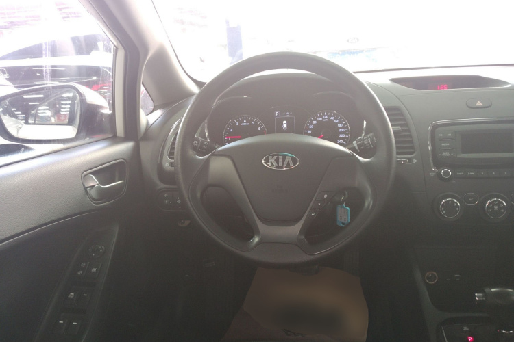 Kia 2017 car image #11
