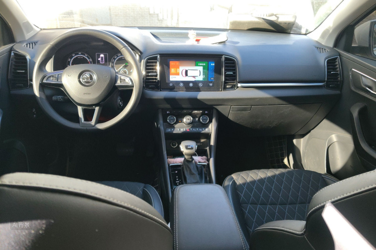 Skoda Karoq 2020 car image #11